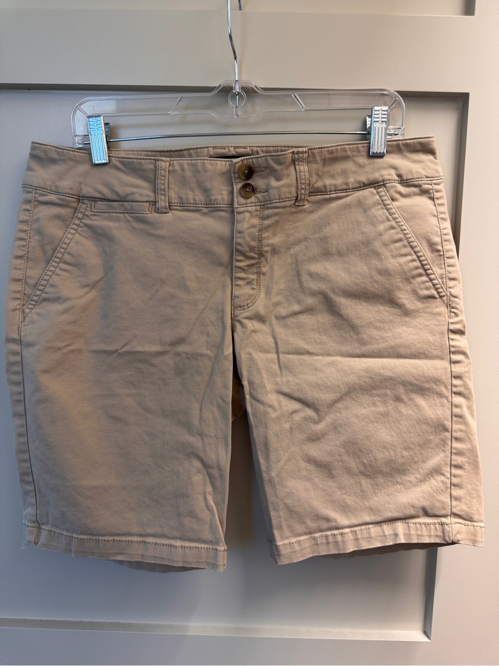 American Eagle Bermuda Stretch Shorts Khaki Tan Size 12